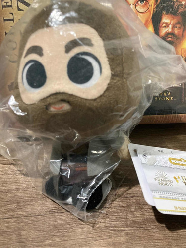 Paquete Usaopoly Rompecabezas Harry Potter + Peluche Hagrid