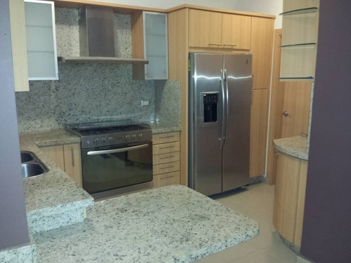 Imagen 4 de 20 de Town House En Venta Con Planta Eléctrica En El Trigal Norte, Residencias Monte Plata.
