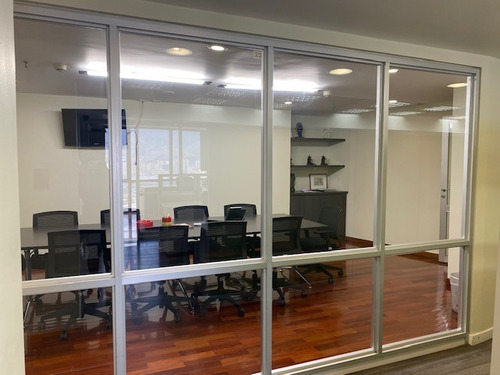 Imagen 21 de 30 de Oficina En Venta En Cc Macaracuay Plaza Remodelada Con Vista Al Avila