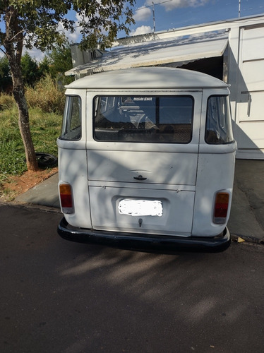 Volkswagen Kombi Versão 9 Lugares 1.6