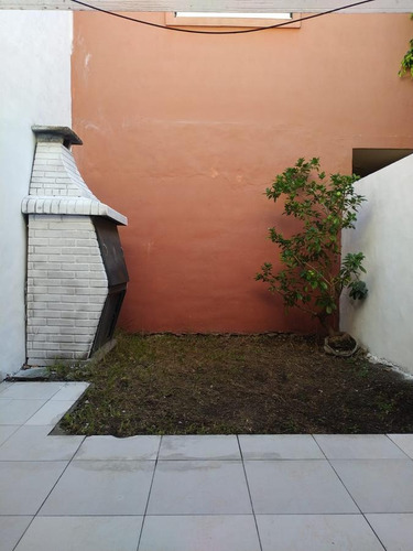 Imagen 6 de 7 de Ph 2 Amb. Con Patio Y Parrilla - Flores