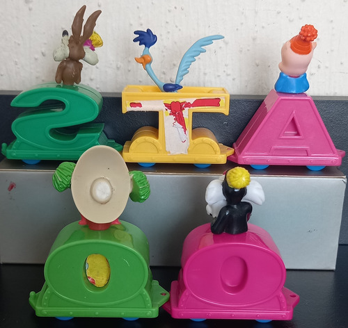 Figuras Sonrics, Looney Tunes, Fiesta 2000, Completa