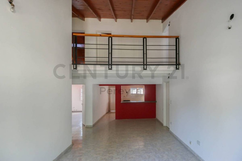 Imagen 3 de 17 de 481 Entre 25 Y 26. Casa Con 4 Dormitorios En Venta, City Bell.-