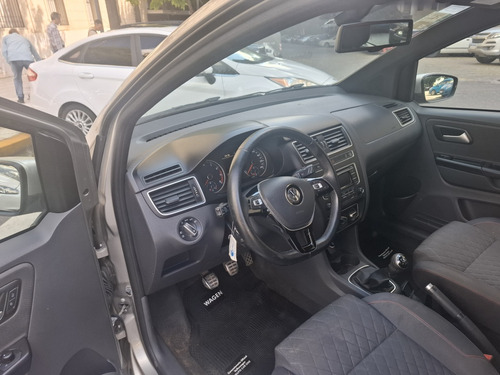 Volkswagen Suran Cross 1.6 Highline 101cv