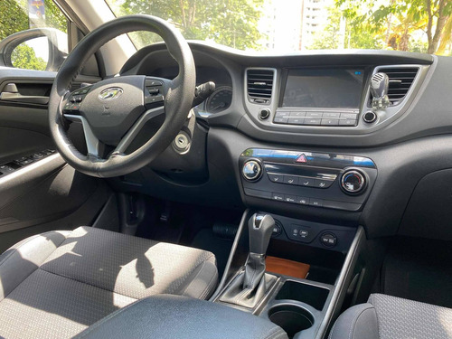 Imagen 14 de 19 de Hyundai Tucson 2.0 Gl Premium At 2018
