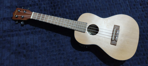 Ukulele Ukelele Mitchell Electroacustico Mu50se De Tienda