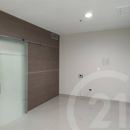 Imagen 2 de 12 de En Alquiler Local Comercial De 41m2 En El Centro Empresarial Mar Pacífico, Lechería, Estado Anzoátegui