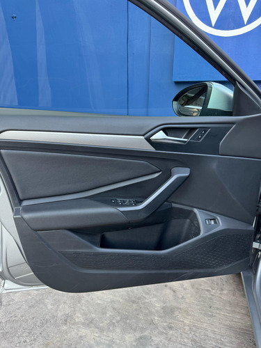 Volkswagen Jetta 1.4 TSI manual
