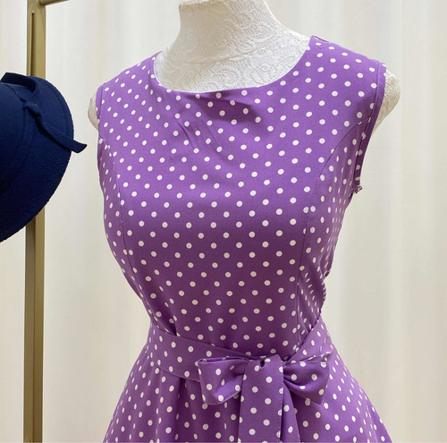 Imagem 3 de 9 de Vestido Gode Rodado Midi Sem Manga Lilás