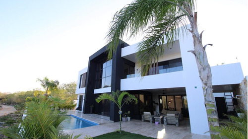 Casa Moderna En Privada Cabo Norte, Mérida