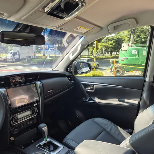 Toyota Fortuner 2.7 Srv Street Aut