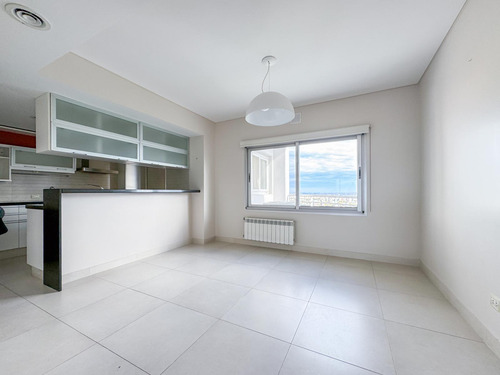 Departamento 3 Dormitorios, Torre Dolfines, Vista Al Rio, Puerto Norte