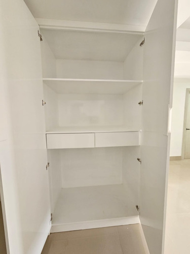 Apartamentos En Torre De Lujo En Urbanización Thomen