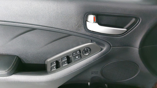 Kia Forte 2.0 Lx Mt