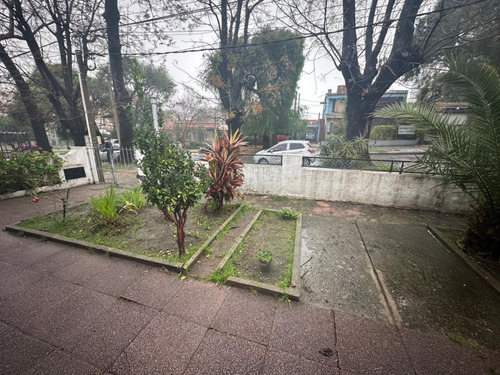Venta Casa En Malvin - 3 Dormitorios, Garaje. A Reciclar
