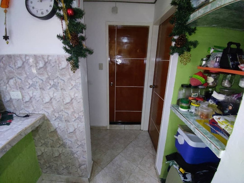 Imagen 10 de 19 de Se Vende Hermosa Moderna Y Remodelada Casa En Los Acuarianos El Limon Zona Aragua Buen Precio 04243785803