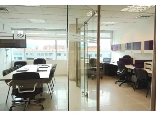 Oficina Amoblada En El Centro Empresarial Chipichape
