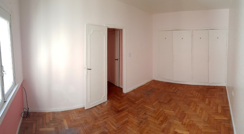 Imagen 16 de 30 de Piedras Al 1300 Y Av. Juan De Garay, San Telmo. Segundo Piso Por Escalera. 2 Ambientes. Superficie Total 80 M2. Super. Cubierta 42 M2. Terraza Anexable De 38 M2. Dormitorio Grande. Conexión Lavarropas