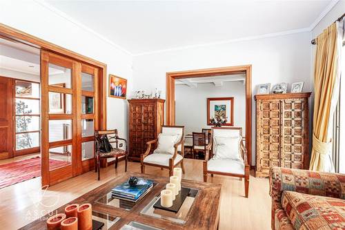 Casa En Venta De 4 Dorm. En Lo Barnechea
