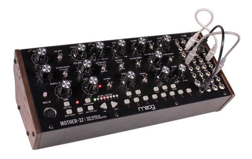 Sintetizador Moog Mother 32 Analógico Semi Modular