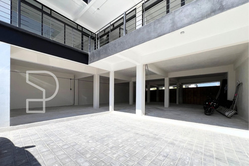 Renta De Gran Local En Nueva Plaza En Texcoco