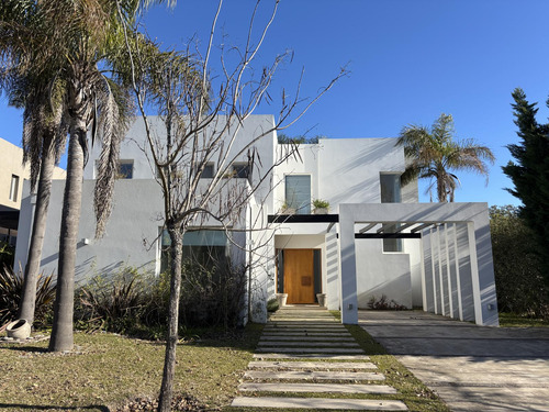 Casa En Alquiler En Los Alisos Nordelta