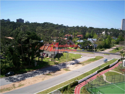 Imagen 5 de 27 de Venta De Apartamento De Tres Dormitorios En Punta Del Este