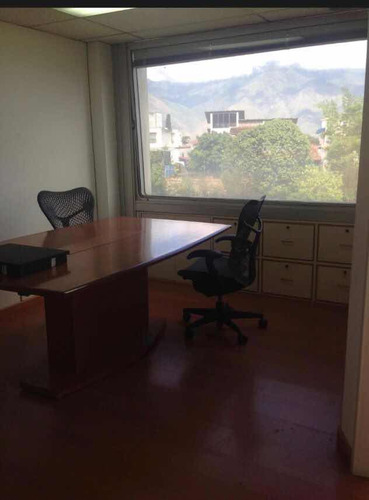 Oficina Centro Profesional Santa Paula, Frente A Clinica Santa Paula. 69m2 Excelente Ubicacion Y Vista, Restaurantes, Servicios Medicos Y De Delibery, Supermercado, Comercios, Todos A Pocos Pasos