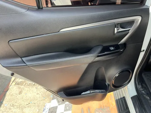Toyota Fortuner Srv 2.4 4x2 At