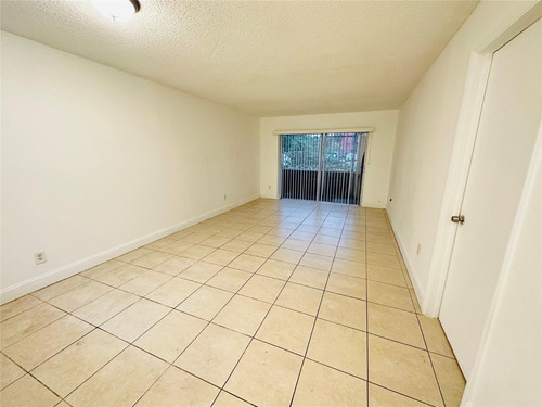 Fort Lauderdale / Lauderhill / Solo U$s 135.000 / Alquilado En U$s 1.400 / 2 Amb 1 Dorm 1 Baño / 6.6 % Retorno Anual / Alto Potencial A Revalúo.