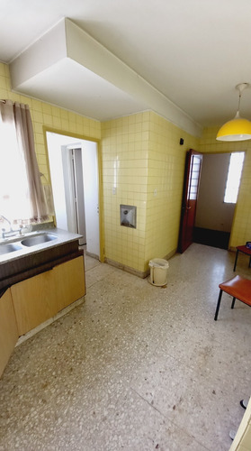 Imagen 2 de 12 de Departamento De 4 Dormitorios