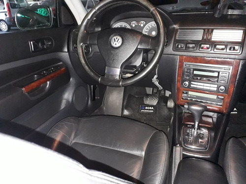Imagen 5 de 13 de Volkswagen Bora 2008 1.8 Highline T Tiptronic Cuero