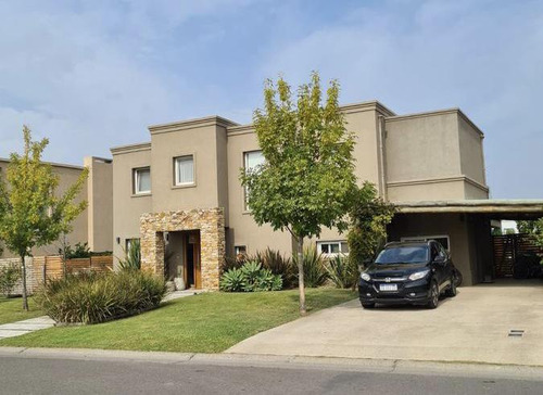 Casa En Venta A La Laguna-villanueva- Barrio San Rafael