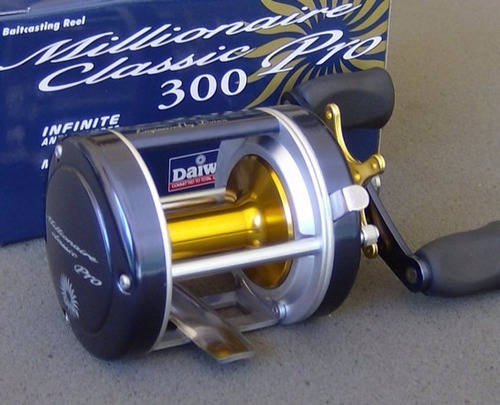 Carretilha Daiwa Millionaire Classic Pro 300 Esquerda