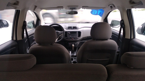 Imagem 9 de 11 de Chevrolet Spin 2016 1.8 Lt 5l Aut. 5p