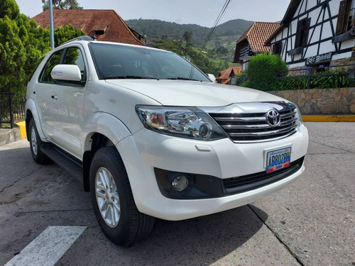 Imagen 2 de 13 de Toyota Fortuner