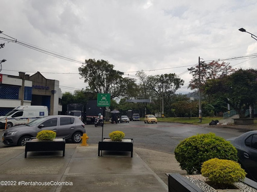 Imagen 7 de 11 de Vendo Comercial En Prado Centro C.m 22-2412