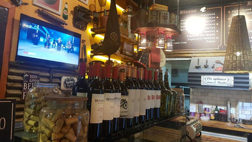 Vendo Rotiseria Pizzeria (importante Cartera De Clientes)
