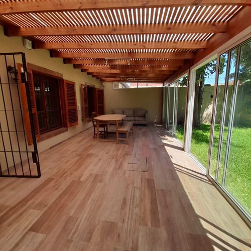 Imagen 13 de 18 de Venta Chalet De 4 Ambientes. Fondo Con Cesped Y Cochera Doble- Villa Ariza - Ituzaingo