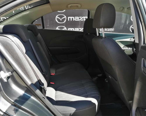 Imagen 4 de 6 de Chevrolet Sonic Paq. D Lt Std 2015