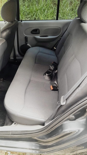 Renault Clio 1.0 16v Authentique Hi-flex 5p