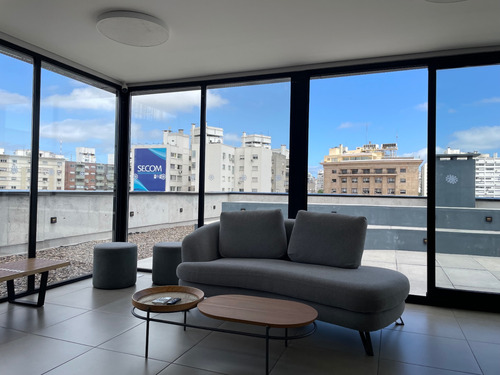 Apartamento En Venta De 2 Dormitorios En Centro