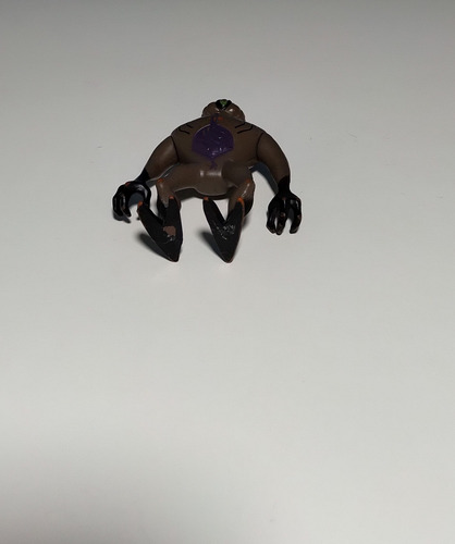 Muñeco Dnalien (ben 10 Fuerza Alienigena) (Usado)