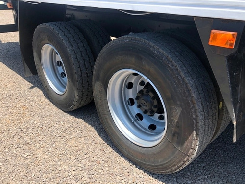 Mercedes Benz L 1620 - Baú 10.45m