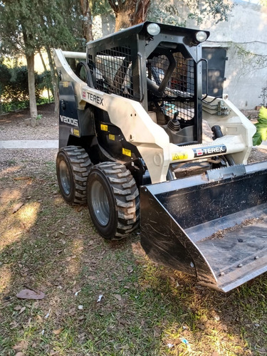 Minicargadora Terex V200 S + Hoyadora
