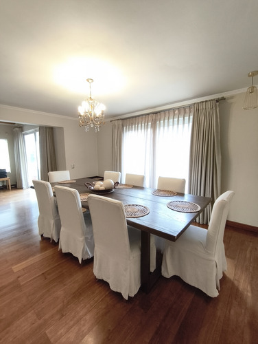 Hermosa Casa Con 6 Dormitorios