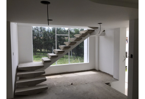 Venta De Amplia Casa Lote En Oicata
