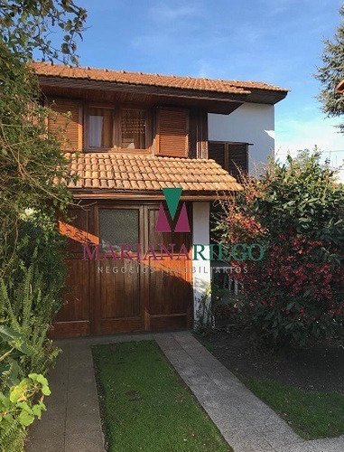 Chalet De 4 Dormitorios Con Departamento. Miramar