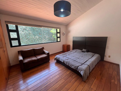 Residencia En Venta En Jardines Del Pedregal En Condominio