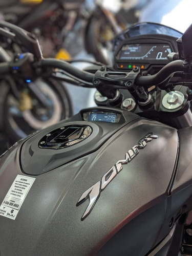 Imagen 3 de 15 de Bajaj Dominar 400 Ug 0km 12 Cuotas Sin Interes En Negro